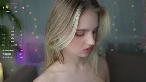 Snapshot of fluffy_angel chatting on December 2, 2024, 3:03 pm Adeline online show from December 2, 2024, 3:03 pm