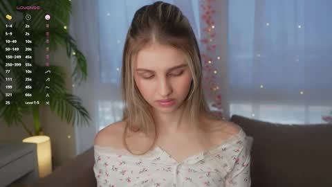 Snapshot of fluffy_angel chatting on December 16, 2024, 8:31 am Adeline online show from December 16, 2024, 8:31 am