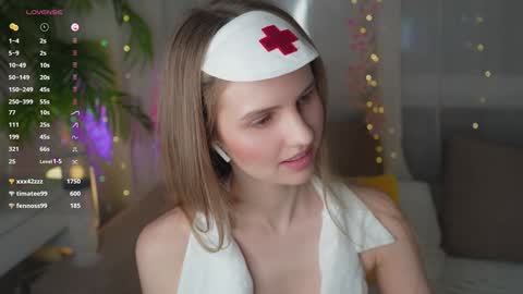Snapshot of fluffy_angel chatting on December 28, 2024, 3:15 pm Adeline online show from December 28, 2024, 3:15 pm