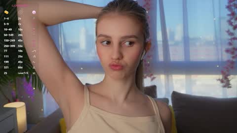 Snapshot of fluffy_angel chatting on January 21, 2025, 8:52 am Adeline online show from January 21, 2025, 8:52 am
