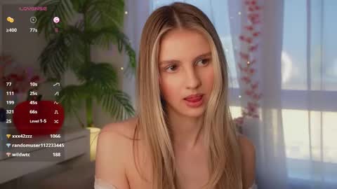 Snapshot of fluffy_angel chatting on February 28, 2025, 11:36 am Adeline online show from February 28, 2025, 11:36 am