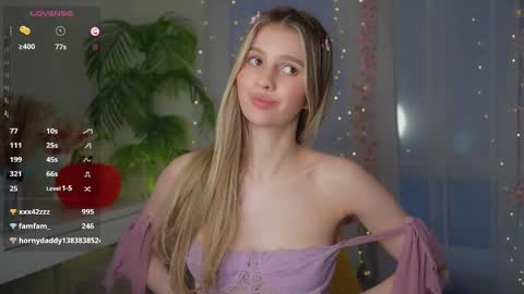 Snapshot of fluffy_angel chatting on March 3, 2025, 3:09 pm Adeline online show from March 3, 2025, 3:09 pm