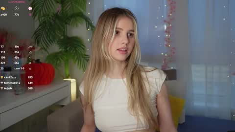 Snapshot of fluffy_angel chatting on March 10, 2025, 2:37 pm Adeline online show from March 10, 2025, 2:37 pm