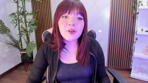 Snapshot of fluffy_bubble21 chatting on February 12, 2025, 4:12 am FLUFFY BUBBLE online show from February 12, 2025, 4:12 am
