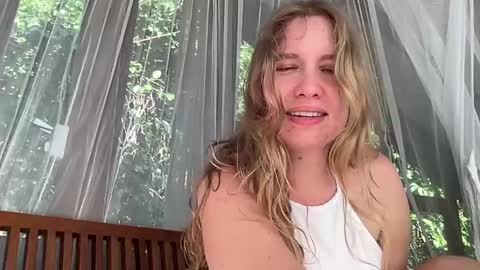 Snapshot of fluffy_bunnyxxx chatting on January 10, 2025, 9:02 am fluffy_bunnyxxx online show from January 10, 2025, 9:02 am