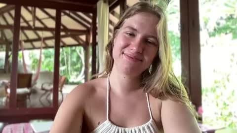 Snapshot of fluffy_bunnyxxx chatting on February 10, 2025, 4:19 am fluffy_bunnyxxx online show from February 10, 2025, 4:19 am