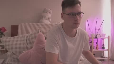 Snapshot of fluffy_hat chatting on January 29, 2025, 10:37 am Fluffy and Krut online show from January 29, 2025, 10:37 am