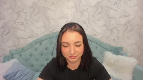Snapshot of flufyfoxx chatting on April 28, 2026, 12:09 am Lina online show from April 28, 2026, 12:09 am