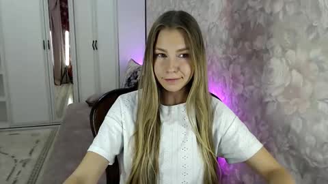 Snapshot of fofhcf chatting on October 18, 2025, 3:35 pm Molli Ready for any play with you. Hottest show in pvt Help a student earn big tokens online show from October 18, 2025, 3:35 pm