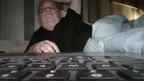 fofodi online show from October 13, 2025, 2:39 pm