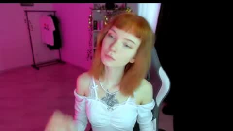 Snapshot of folgend_wasser chatting on July 22, 2026, 12:30 pm folgend_wasser online show from July 22, 2026, 12:30 pm