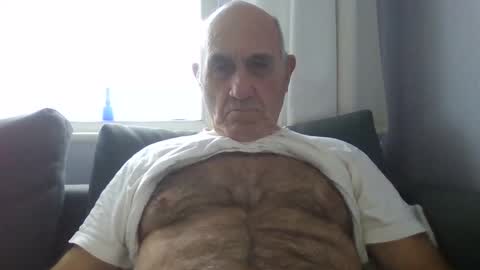 Snapshot of follador1001 chatting on October 23, 2025, 9:19 am follador1001 online show from October 23, 2025, 9:19 am