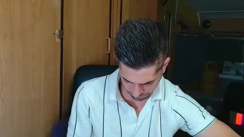 independent model online show from September 22, 2025, 5:37 pm