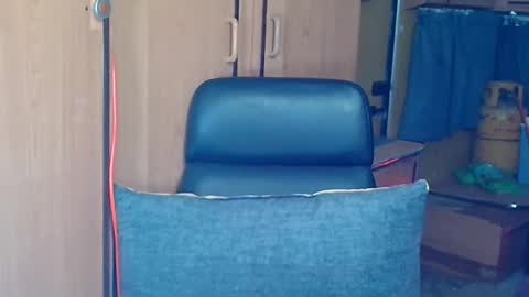 independent model online show from September 29, 2025, 5:07 pm