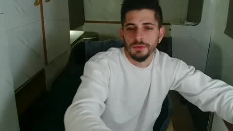 independent model online show from November 25, 2025, 7:03 pm