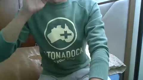 fonzi_flores online show from January 17, 2026, 5:01 am