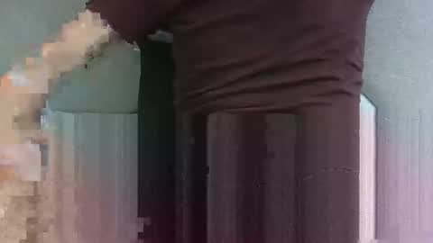 fonzi_flores online show from April 4, 2026, 10:18 pm