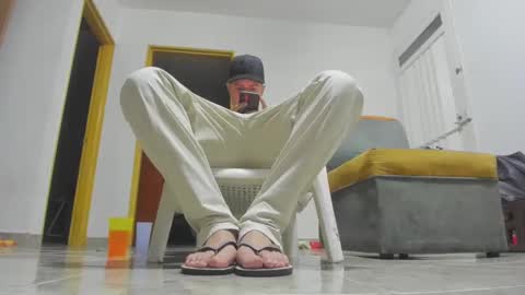 foot_master777 online show from January 24, 2025, 6:57 am