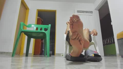 foot_master777 online show from January 30, 2025, 5:19 am