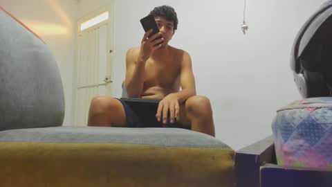foot_master777 online show from February 3, 2025, 8:03 pm