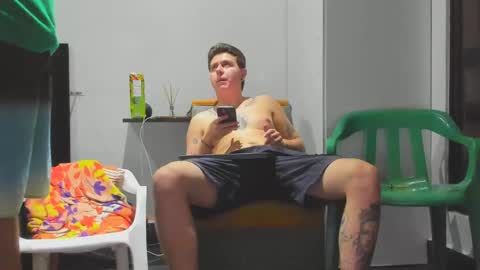 foot_master777 online show from February 25, 2025, 12:47 am