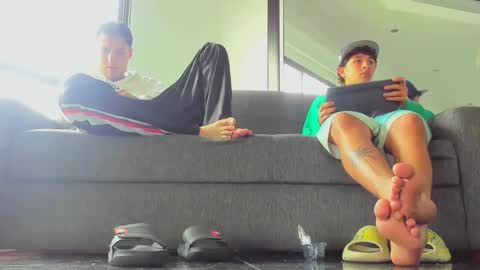 foot_master777 online show from February 25, 2025, 1:50 pm