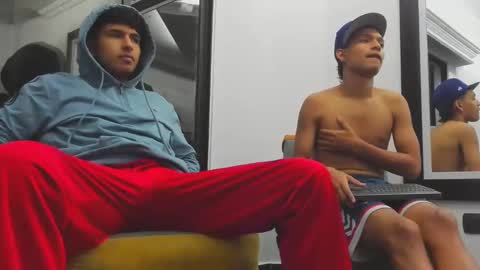 foot_master777 online show from March 3, 2025, 2:47 am