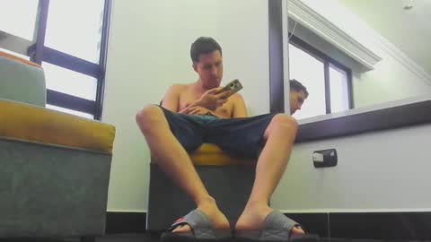 foot_master777 online show from March 6, 2025, 10:58 pm