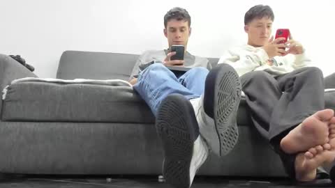 foot_master777 online show from September 12, 2025, 3:50 am