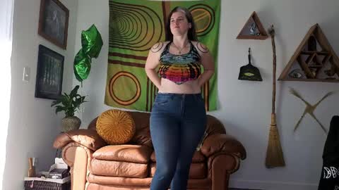 forestdarling online show from April 7, 2026, 5:24 pm