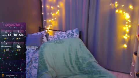 Julia online show from December 3, 2024, 1:08 am