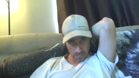 Snapshot of fouraide42 chatting on December 13, 2024, 4:38 pm fouraide42 online show from December 13, 2024, 4:38 pm