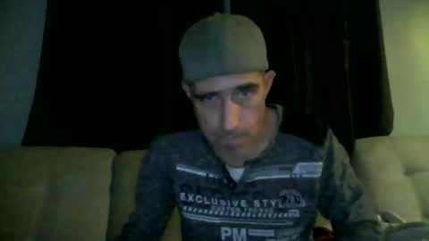 fouraide42 online show from April 17, 2026, 12:24 am