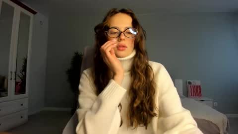 Kira online show from October 15, 2025, 1:06 am