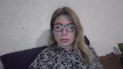 fox_red_lady7 online show from December 19, 2024, 9:06 pm