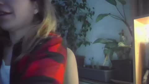 fox_red_lady7 online show from March 2, 2025, 6:40 pm