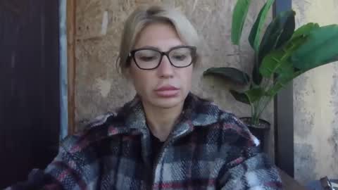 fox_red_lady7 online show from September 14, 2025, 10:03 am