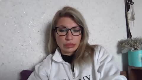 fox_red_lady7 online show from January 19, 2026, 10:30 am