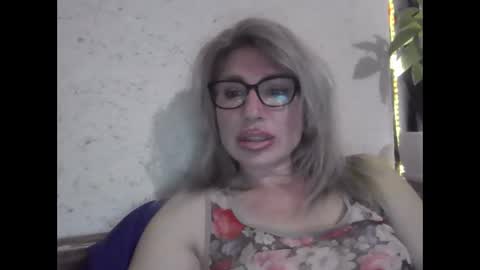 fox_red_lady7 online show from March 29, 2026, 9:04 pm