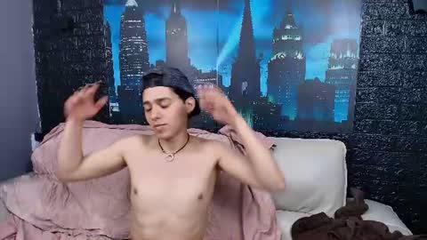 Snapshot of fox_white_ chatting on June 18, 2026, 7:07 pm . FOX WHITE . online show from June 18, 2026, 7:07 pm