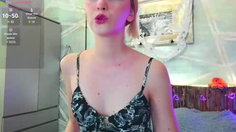 Snapshot of foxblondiee chatting on November 2, 2025, 9:00 am Ruby online show from November 2, 2025, 9:00 am