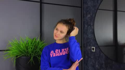 Snapshot of foxfever chatting on November 5, 2025, 7:08 am Lily online show from November 5, 2025, 7:08 am