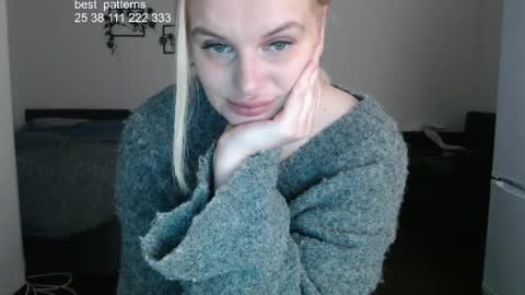 Snapshot of foxfrromearth chatting on April 21, 2026, 1:42 am i am your baby Alien online show from April 21, 2026, 1:42 am