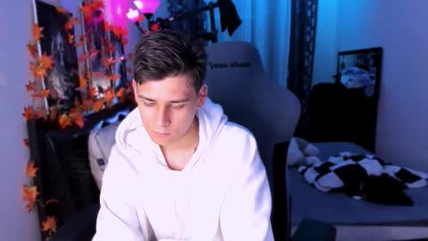 Foxicfu online show from September 29, 2025, 6:35 pm