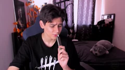 Foxicfu online show from November 23, 2025, 7:08 am