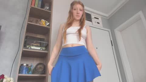 Snapshot of foxie_kiss chatting on May 12, 2026, 8:44 am Hello world Feel free to follow online show from May 12, 2026, 8:44 am