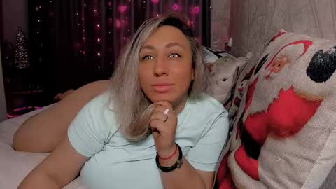 Snapshot of foxxxy__lady chatting on December 19, 2025, 1:07 pm Kris online show from December 19, 2025, 1:07 pm