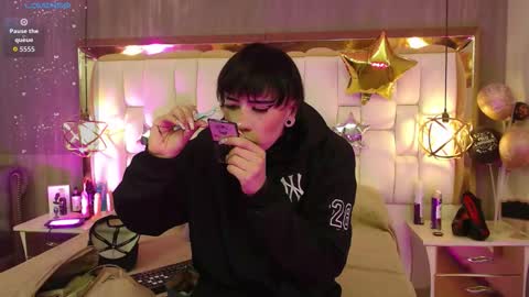 Foxxy  online show from November 11, 2025, 11:10 am