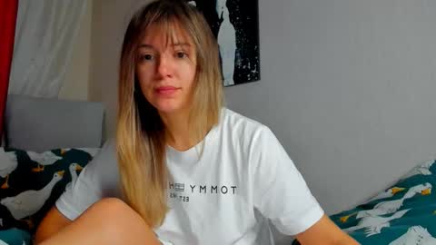 Foxy online show from November 3, 2025, 12:13 am