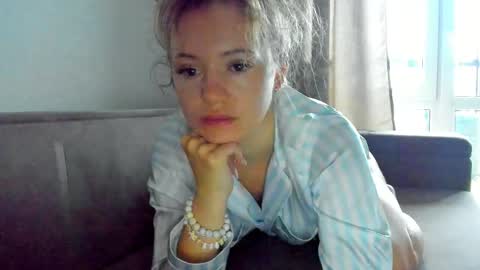 Snapshot of foxy_blond chatting on May 19, 2026, 12:16 am Foxy online show from May 19, 2026, 12:16 am